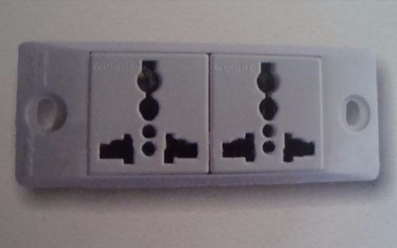 双位稳不落插座